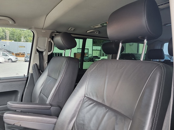Volkswagen Multivan 11 of 30