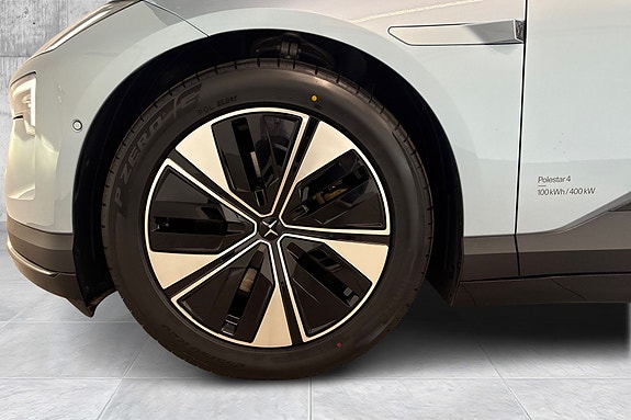 Polestar 4 9 of 20