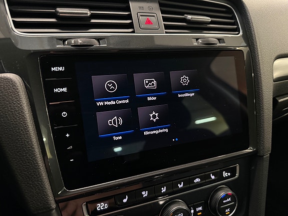 Volkswagen e-Golf VII 27 of 30