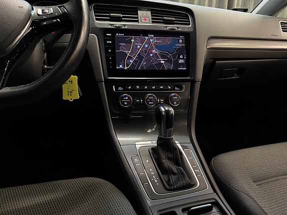 Volkswagen e-Golf VII 24 of 30