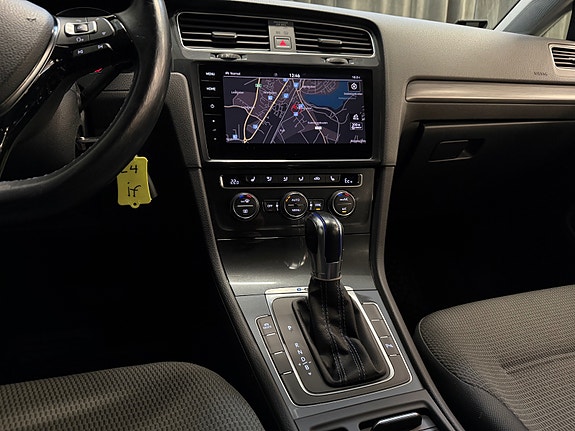 Volkswagen e-Golf VII 25 of 30