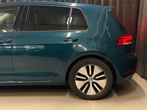 Volkswagen e-Golf VII 4 of 30