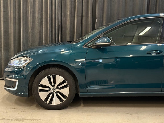 Volkswagen e-Golf VII 3 of 30