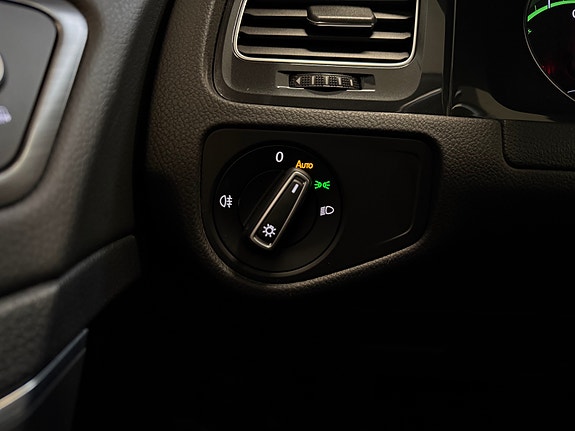Volkswagen e-Golf VII 20 of 30