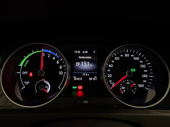 Volkswagen e-Golf VII 22 of 30