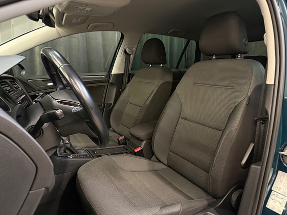Volkswagen e-Golf VII 13 of 30