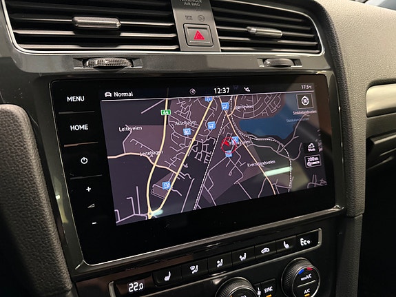 Volkswagen e-Golf VII 29 of 30