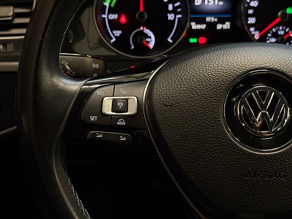 Volkswagen e-Golf VII 21 of 30