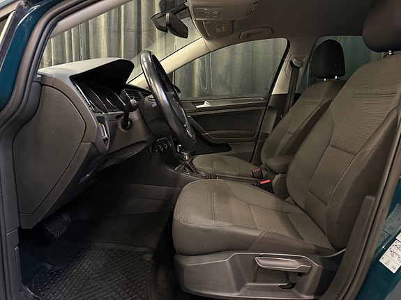 Volkswagen e-Golf VII 12 of 30