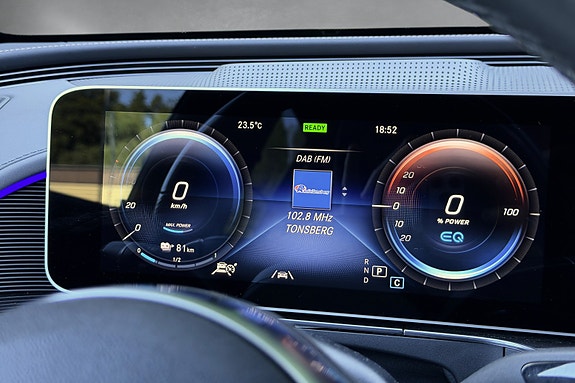 Mercedes-Benz EQC400 24 of 30
