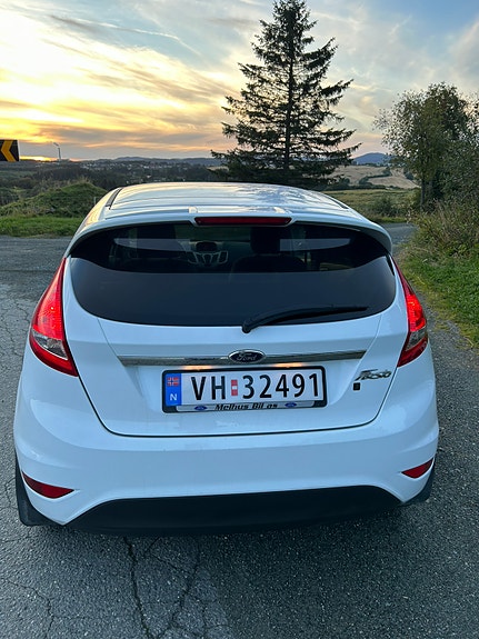 Ford Fiesta 5 of 12