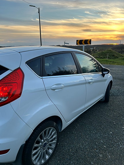 Ford Fiesta 6 of 12