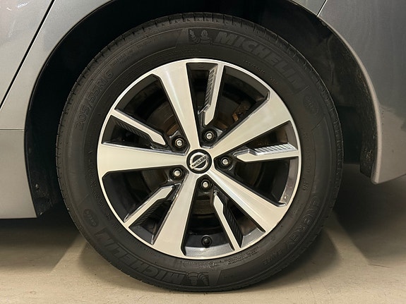 Nissan Leaf 7 of 30