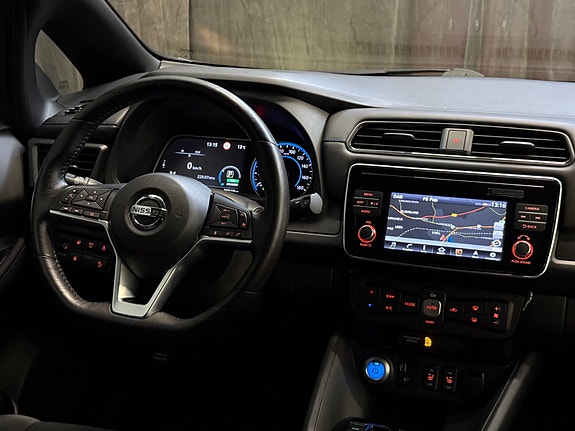 Nissan Leaf 23 of 30