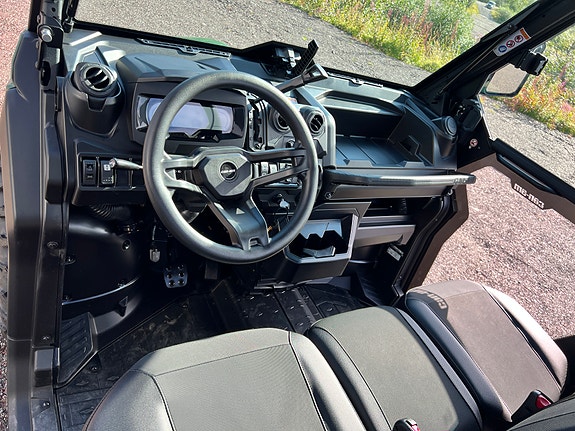 Can-Am Traxter XU HD7 m/lukket hytte 12 of 14