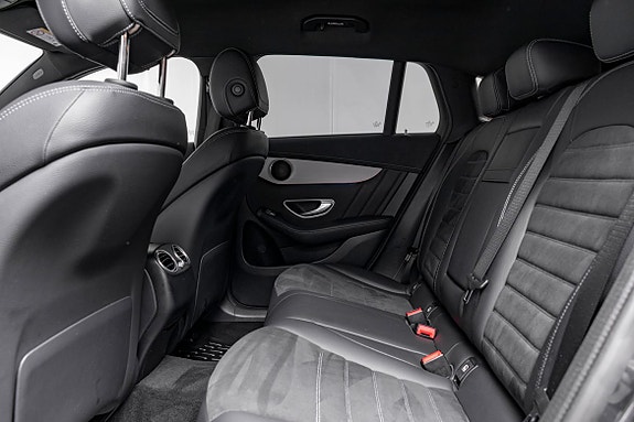 Mercedes-Benz EQC400 23 of 25
