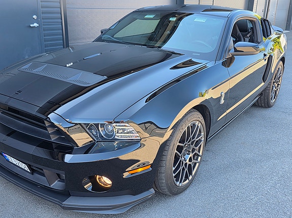 Ford Mustang 21 of 30