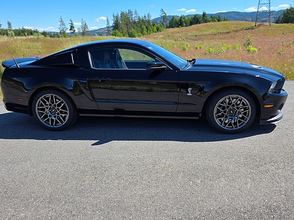 Ford Mustang 12 of 30