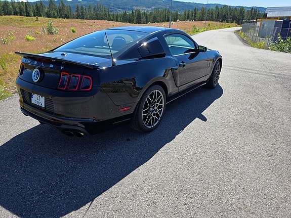 Ford Mustang 14 of 30