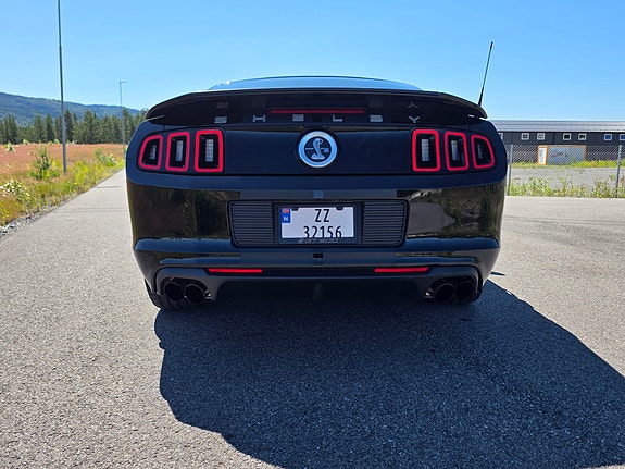 Ford Mustang 13 of 30