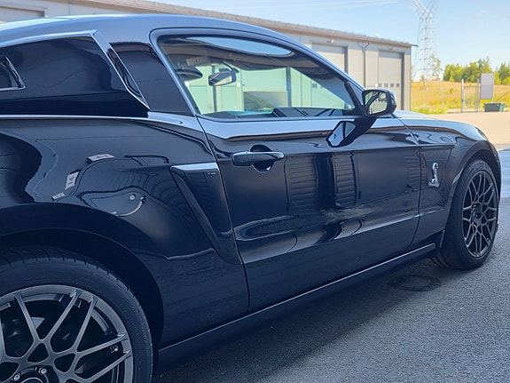 Ford Mustang 23 of 30