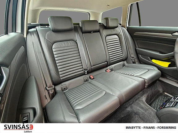 Volkswagen Passat Alltrack 10 of 20