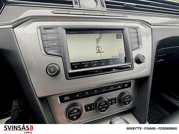 Volkswagen Passat Alltrack 12 of 20