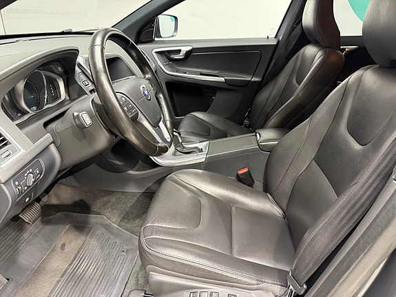Volvo XC60 15 of 27