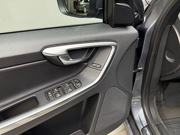 Volvo XC60 17 of 27