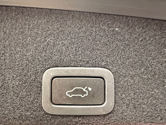 Volvo XC60 10 of 27