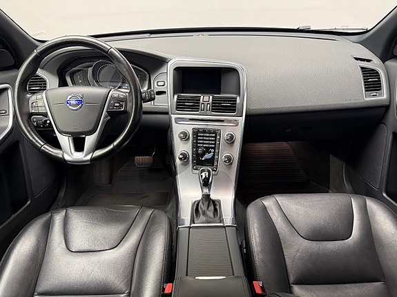 Volvo XC60 13 of 27