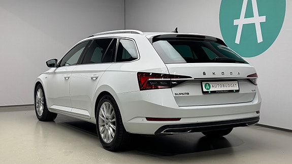 Skoda Superb 9 of 30