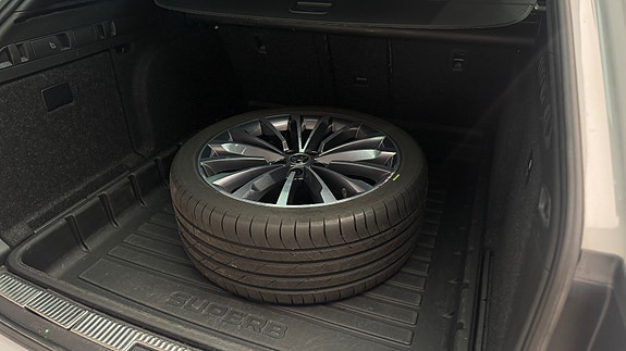 Skoda Superb 11 of 30