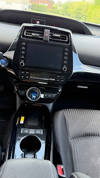 Toyota Prius Plug-in Hybrid 8 of 11