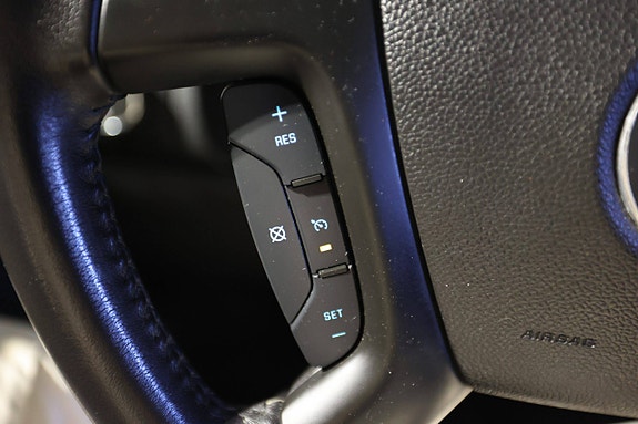 Chevrolet Tahoe 14 of 26