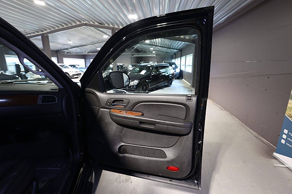 Chevrolet Tahoe 25 of 26