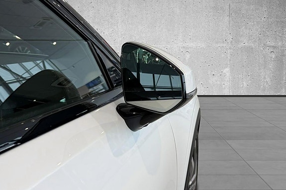 Polestar 2 5 of 30
