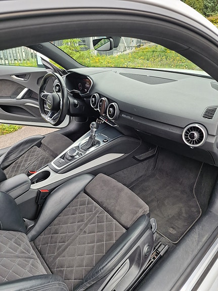 Audi TT 24 of 30
