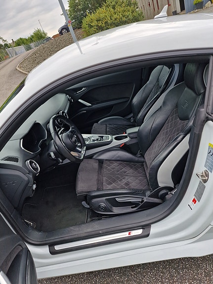 Audi TT 13 of 30