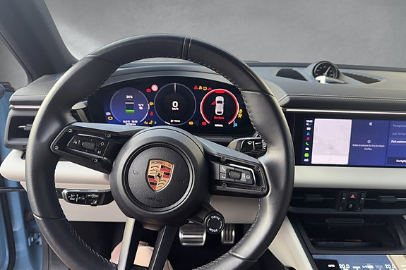 Porsche Macan 4 12 of 25