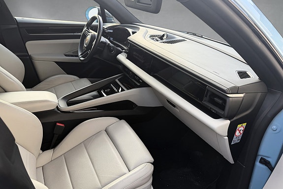 Porsche Macan 4 14 of 25