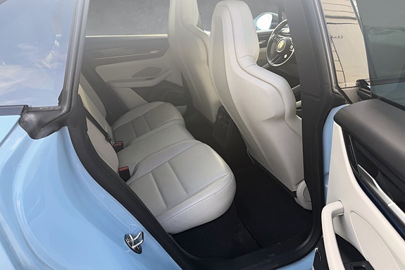 Porsche Macan 4 16 of 25