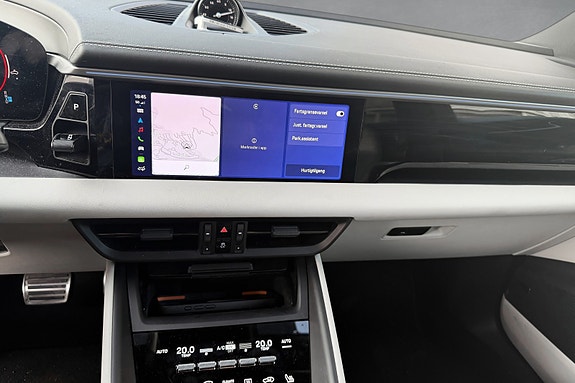 Porsche Macan 4 13 of 25