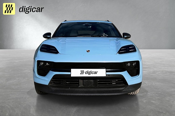 Porsche Macan 4 2 of 25
