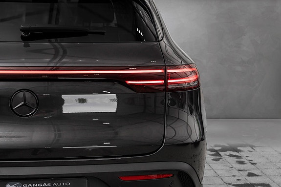 Mercedes-Benz EQC400 9 of 26