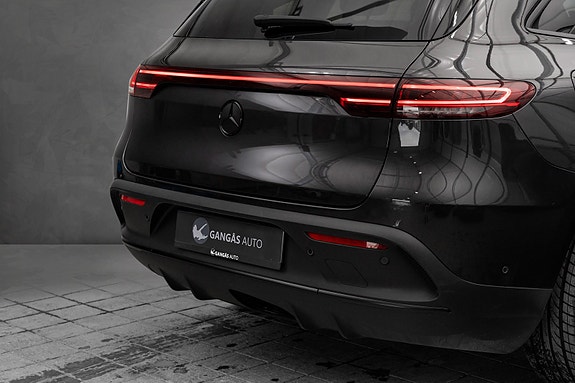 Mercedes-Benz EQC400 6 of 26
