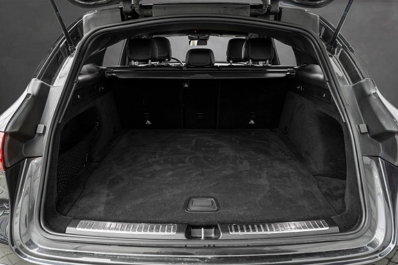 Mercedes-Benz EQC400 24 of 26