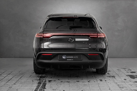 Mercedes-Benz EQC400 8 of 26