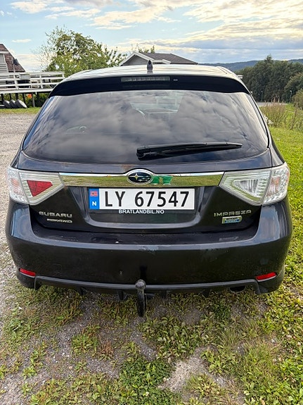 Subaru Impreza 9 of 12