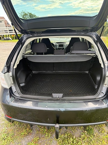 Subaru Impreza 10 of 12